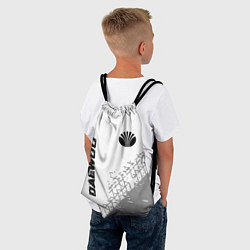 Рюкзак-мешок Daewoo Speed на светлом фоне со следами шин, цвет: 3D-принт — фото 2