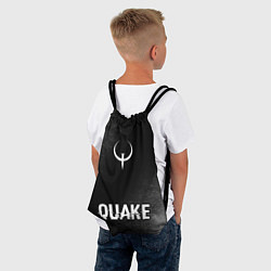 Рюкзак-мешок Quake glitch на темном фоне: символ, надпись, цвет: 3D-принт — фото 2