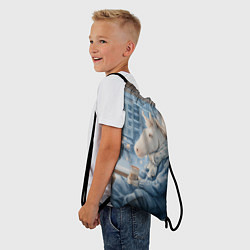 Рюкзак-мешок Лошадка пьет кофе на подоконнике, цвет: 3D-принт — фото 2