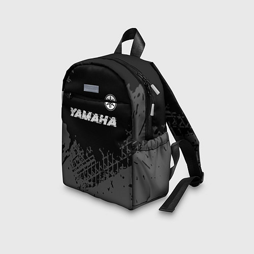 Детский рюкзак Yamaha speed на темном фоне со следами шин: символ / 3D-принт – фото 3
