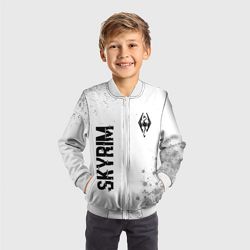 Детский бомбер Skyrim glitch на светлом фоне: надпись, символ / 3D-Белый – фото 3