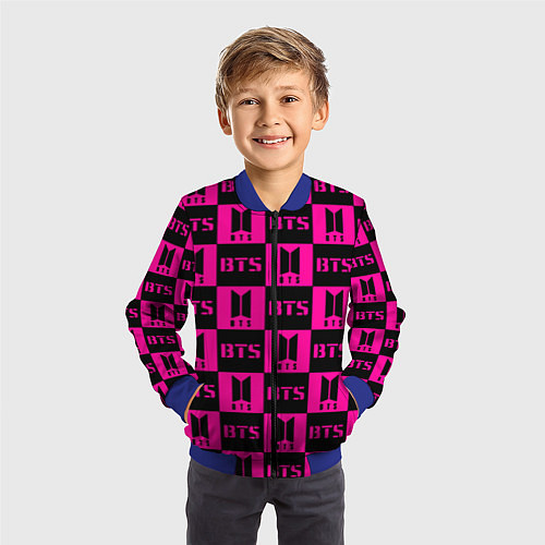 Детский бомбер BTS pattern pink logo / 3D-Синий – фото 3