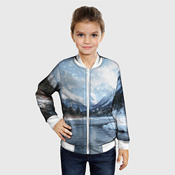 Бомбер детский Снежный горный пейзаж с елями и рекой, цвет: 3D-белый — фото 2