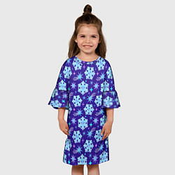 Платье клеш для девочки Снежинки со звездами в синем небе, цвет: 3D-принт — фото 2