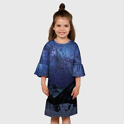 Платье клеш для девочки Снежные горы и космос, цвет: 3D-принт — фото 2