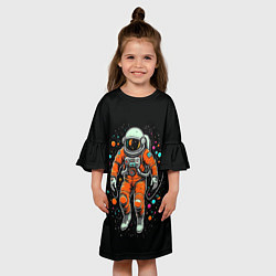 Платье клеш для девочки Космонавт в оранжевом скафандре, цвет: 3D-принт — фото 2