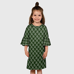 Платье клеш для девочки Паттерн снежинки тёмно-зелёный, цвет: 3D-принт — фото 2