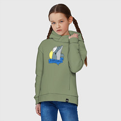 Толстовка оверсайз детская Дельфин на фоне солнца, цвет: авокадо — фото 2