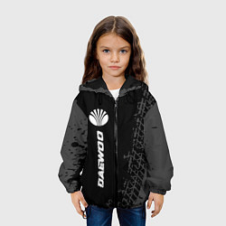 Куртка с капюшоном детская Daewoo speed на темном фоне со следами шин: по-вер, цвет: 3D-черный — фото 2