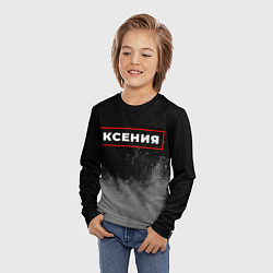 Лонгслив детский Ксения - в красной рамке на темном, цвет: 3D-принт — фото 2