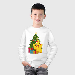 Лонгслив хлопковый детский Новогодний Пикачу и елка, цвет: белый — фото 2