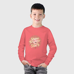 Лонгслив хлопковый детский Shine brighter than the stars, цвет: коралловый — фото 2