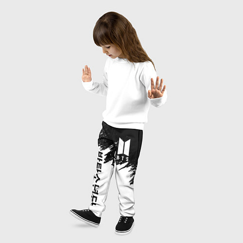 Детские брюки BTS: White & Black / 3D-принт – фото 3