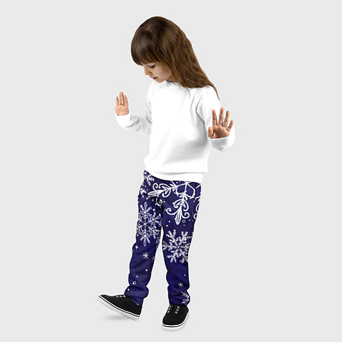 Детские брюки Новогодние снежинки / 3D-принт – фото 3