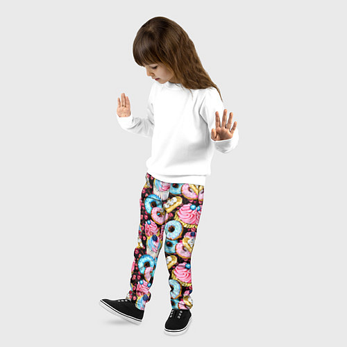 Детские брюки Узор из сладостей на черном фоне / 3D-принт – фото 3