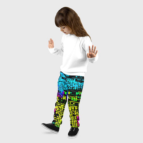Детские брюки Разноцветный глитч на чёрном фоне / 3D-принт – фото 3