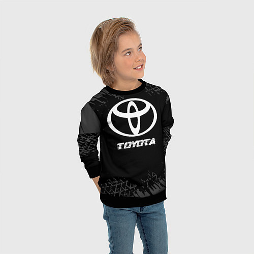 Детский свитшот Toyota speed на темном фоне со следами шин / 3D-Черный – фото 3
