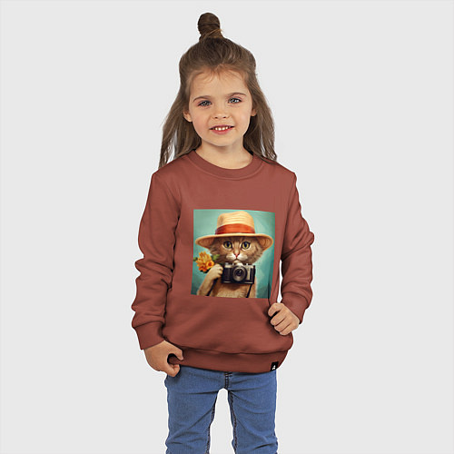 Детский свитшот Кот в соломенной шляпе с фотоаппаратом / Кирпичный – фото 3
