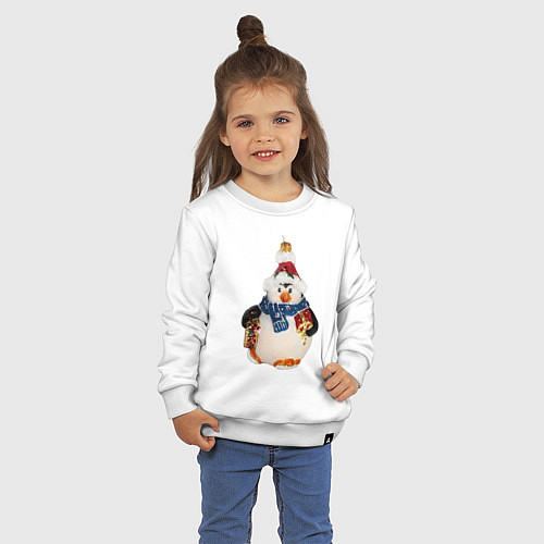 Детский свитшот Пингвин в шарфе с подарками / Белый – фото 3