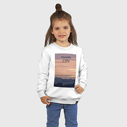 Свитшот хлопковый детский Favorite city с городским пейзажем, цвет: белый — фото 2