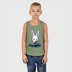 Майка детская хлопок Зайчонок обнял клубки The bunny hugged the balls, цвет: авокадо — фото 2