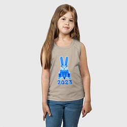 Майка детская хлопок Геометрический синий кролик 2023, цвет: миндальный — фото 2