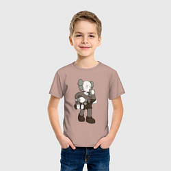 Футболка хлопковая детская KAWS, цвет: пыльно-розовый — фото 2