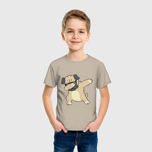 Детская футболка Дэббинг мопс в чёрных очках - Dabbing dog / Миндальный – фото 3