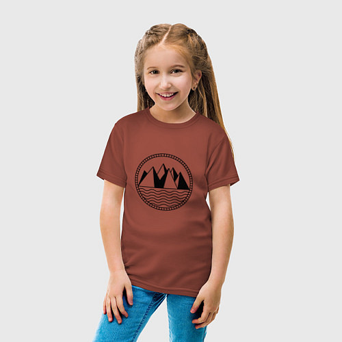 Детская футболка Горы и море / Кирпичный – фото 4