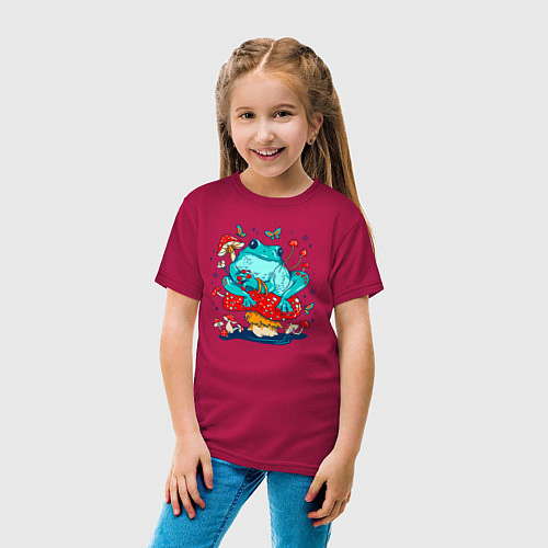Детская футболка Лягушка в мухоморах / Маджента – фото 4