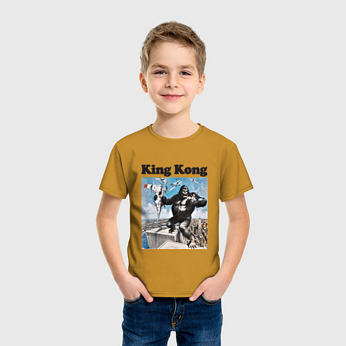 Детская футболка Кинг-Конг схватил самолёт / Горчичный – фото 3