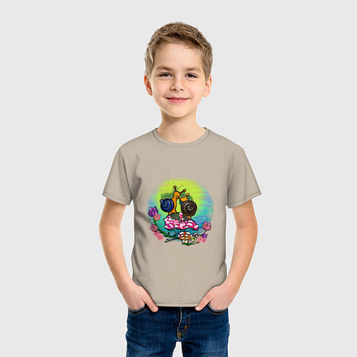 Детская футболка Улитки на грибе любуются закатом / Миндальный – фото 3
