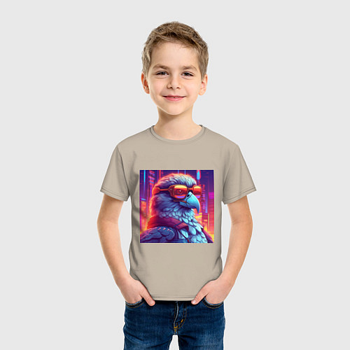 Детская футболка Сокол на фоне яркого неонового города / Миндальный – фото 3