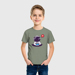Футболка хлопковая детская Космонавт, кофе и сердечко, цвет: авокадо — фото 2