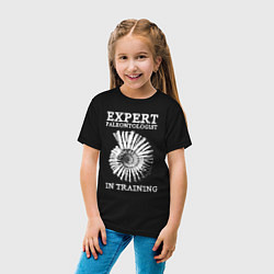 Футболка хлопковая детская Эксперт палеонтолог на стажировке, цвет: черный — фото 2