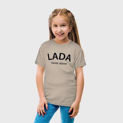 Детская футболка Имя Lada never alone - motto / Миндальный – фото 4