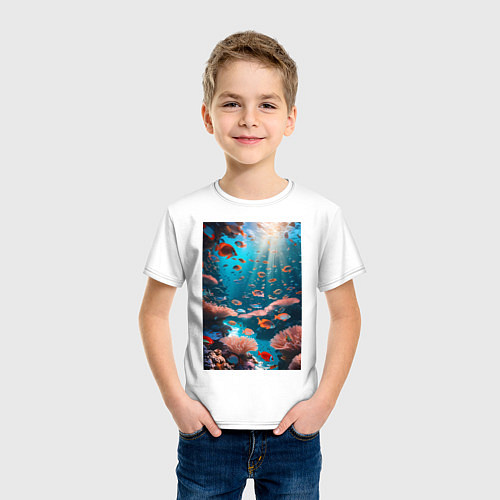 Детская футболка Подводный коралловый риф с рыбками / Белый – фото 3