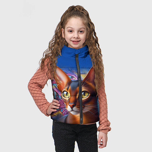 Детский жилет Абиссинка на фоне стены с граффити / 3D-Черный – фото 3