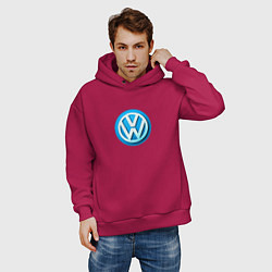 Толстовка оверсайз мужская Volkswagen logo blue, цвет: маджента — фото 2