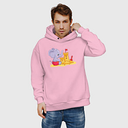 Толстовка оверсайз мужская Слонёнок строит замок из песка, цвет: светло-розовый — фото 2