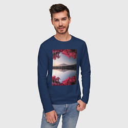 Лонгслив хлопковый мужской Японский пейзаж, цвет: тёмно-синий — фото 2