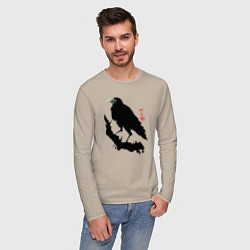 Лонгслив хлопковый мужской Ворон на ветке сливы, цвет: миндальный — фото 2