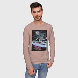 Лонгслив хлопковый мужской Диджей скелет в наушниках, цвет: пыльно-розовый — фото 2