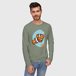 Лонгслив хлопковый мужской Рыбка-клоун, цвет: авокадо — фото 2
