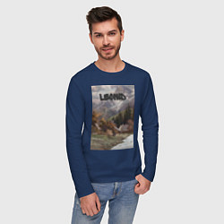 Лонгслив хлопковый мужской Leonid деревушка, цвет: тёмно-синий — фото 2