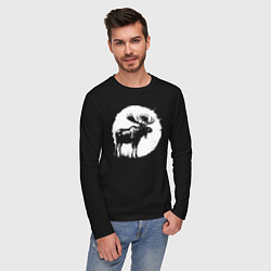 Лонгслив хлопковый мужской Лось в круге, цвет: черный — фото 2