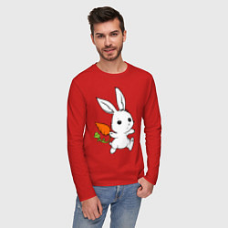 Лонгслив хлопковый мужской Зайка с морковкой, цвет: красный — фото 2