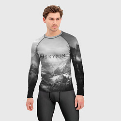 Рашгард мужской Скайрим - черно белый пейзаж, цвет: 3D-принт — фото 2