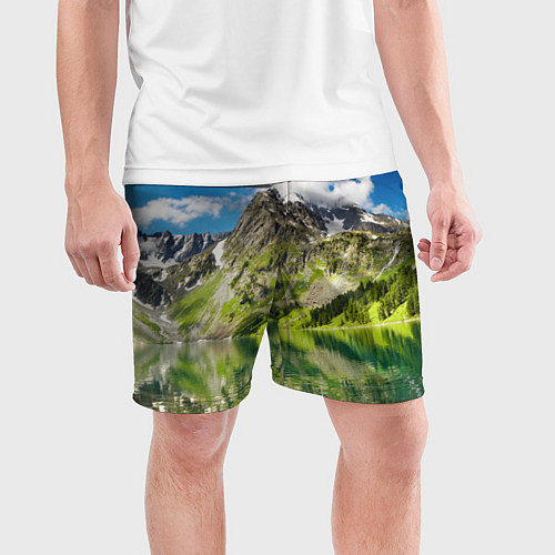 Мужские спортивные шорты Живописное горное озеро / 3D-принт – фото 3