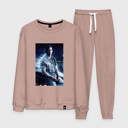 Мужской костюм Пол Уокер на капоте